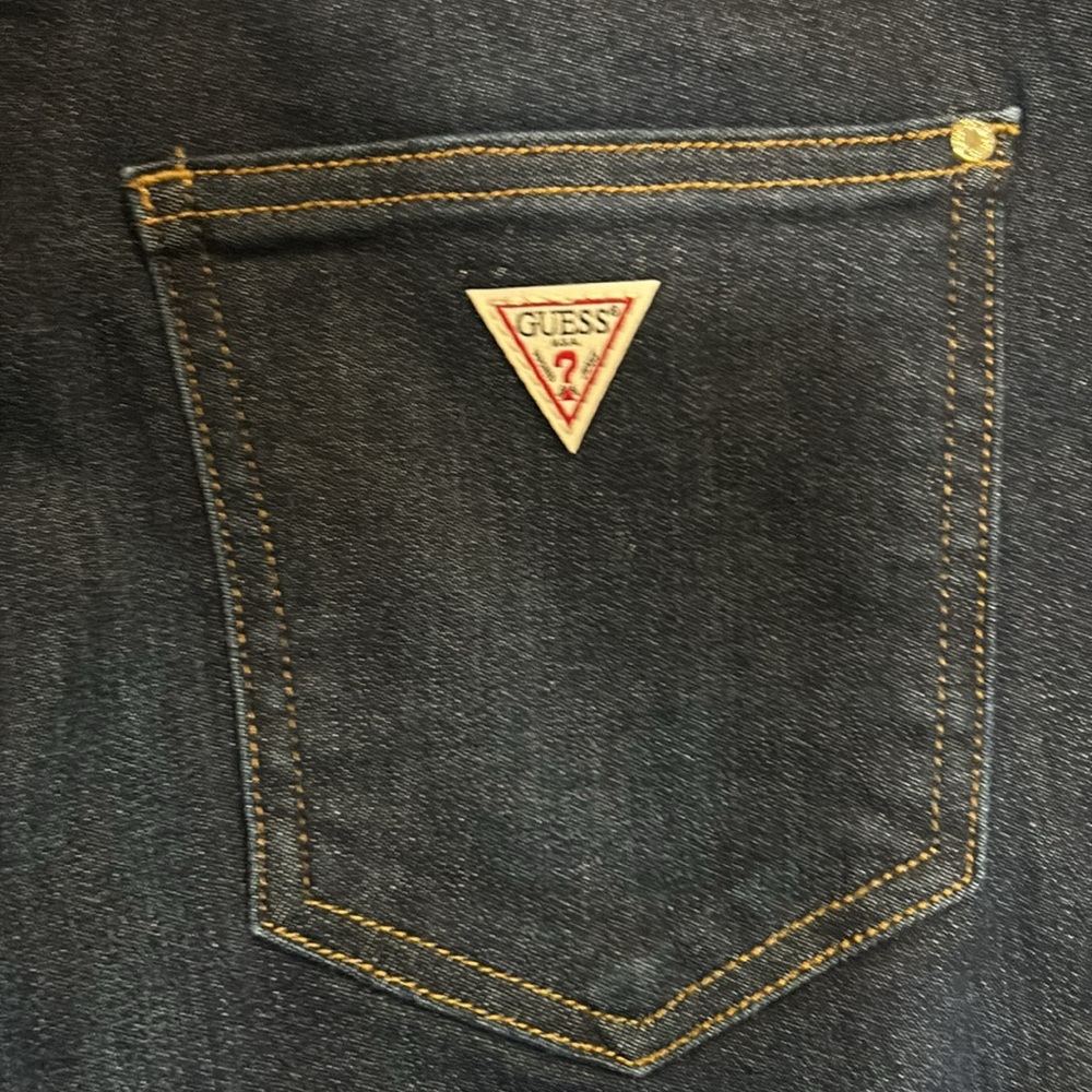 Guess Jeans - Picture 3 of 6
